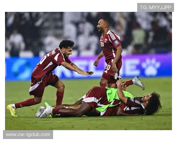 卡塔尔足球赛暴力冲突事件引发各界对体育赛事安全管理深度反思